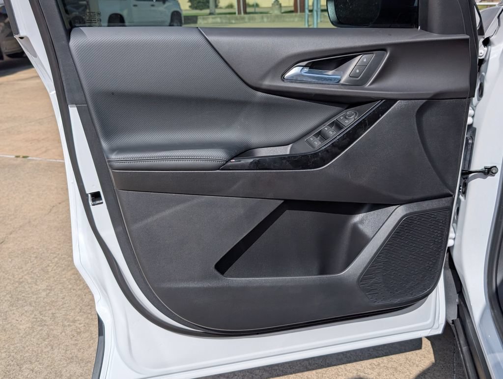 2027 Chevrolet Equinox LT - Photo 12
