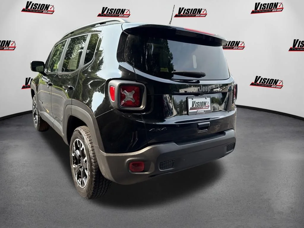 Used 2023 Black Jeep Latitude image 7