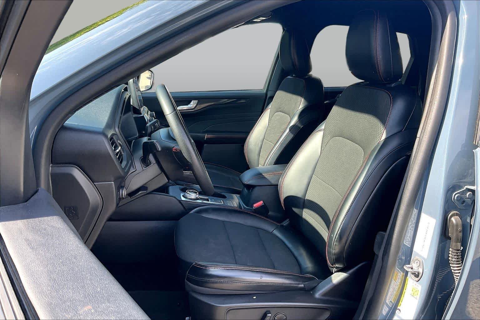 Used 2023 Vapor Blue Ford ST-Line image 8