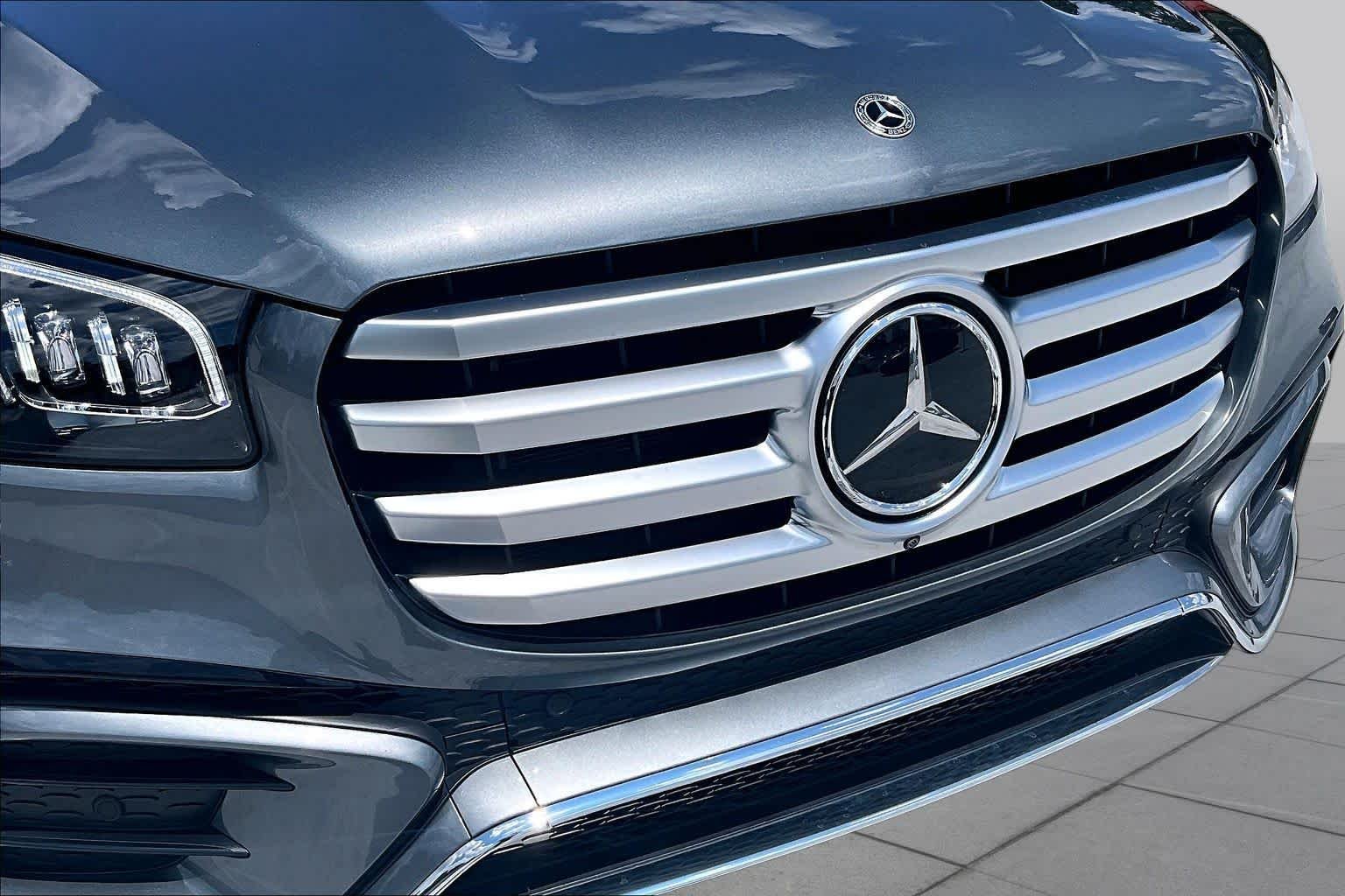 Used 2024 Selenite Grey Metallic Mercedes-Benz GLS 450 image 30
