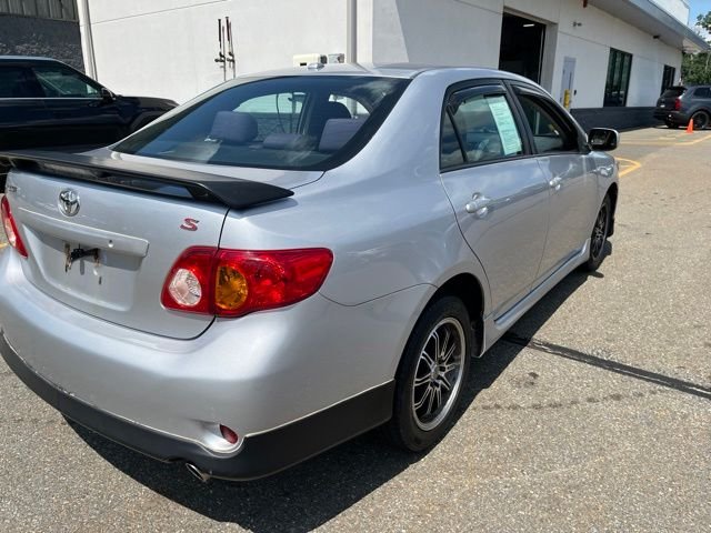 Used 2009 Silver Toyota  image 3