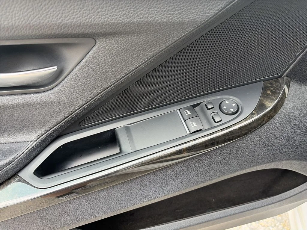 Used 2015 White BMW 640i image 20