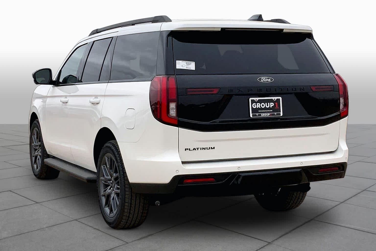 New 2026 Star White Metallic Tri-Coat Ford Platinum® image 12