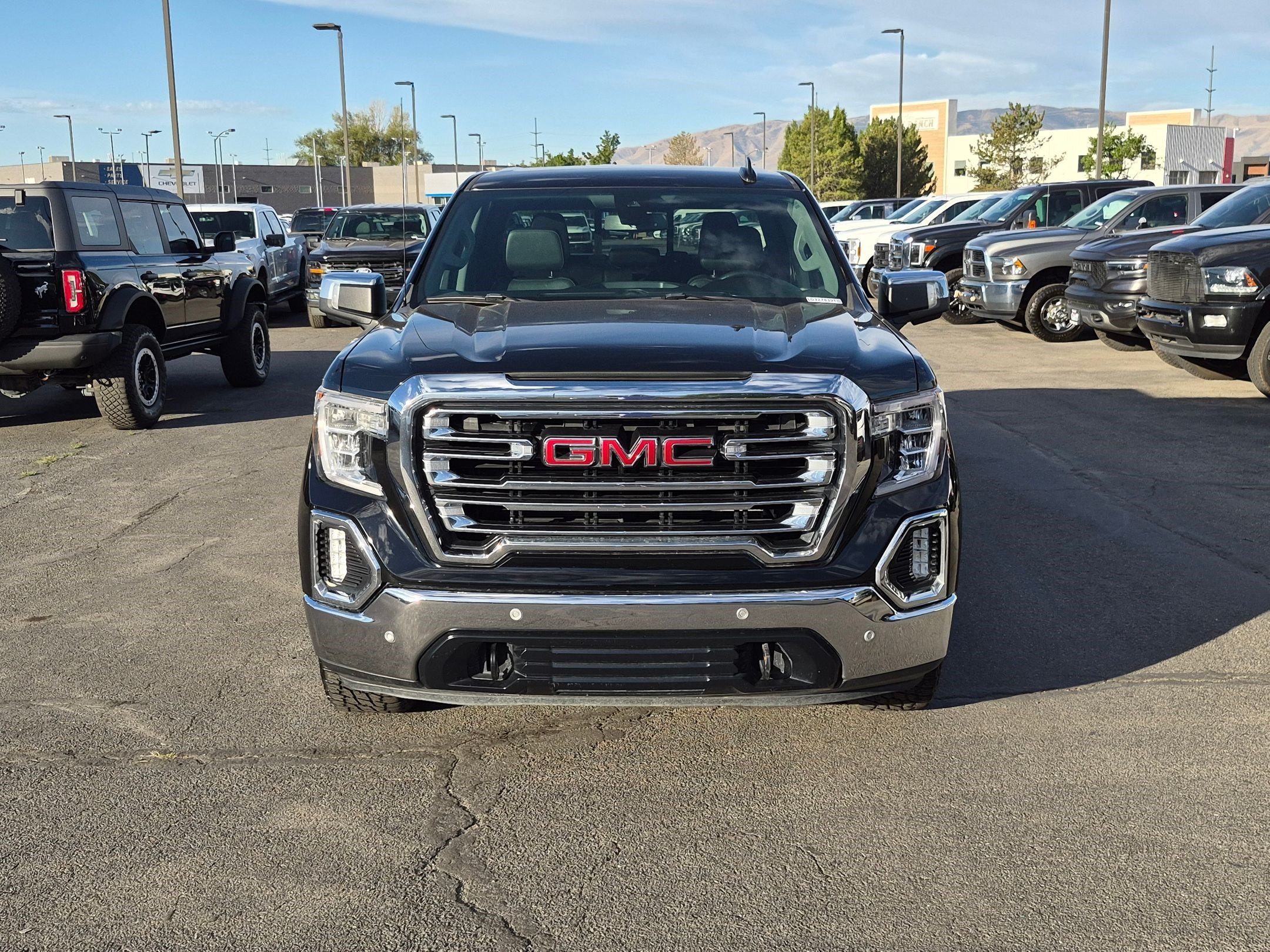Used 2020 Onyx Black GMC SLT image 9