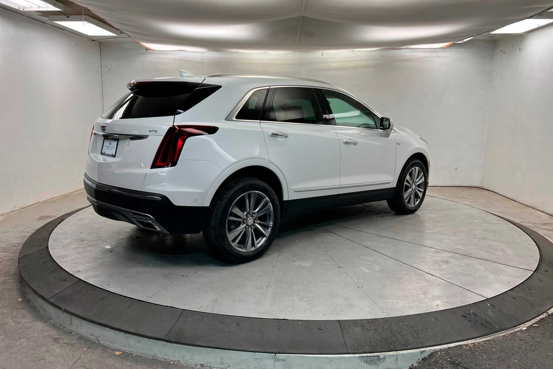 New 2026 Crystal White Tricoat Cadillac Premium Luxury image 5