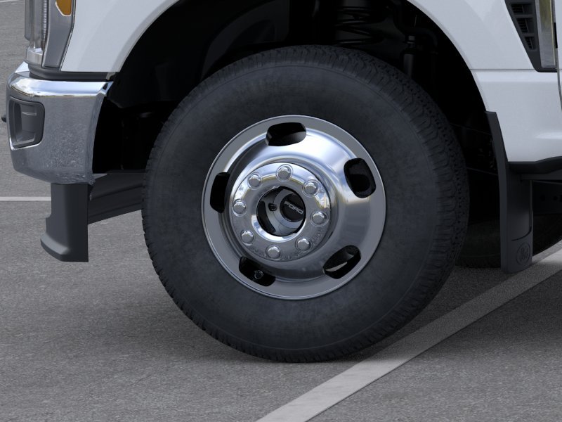 New 2026 Oxford White Ford F-350® XLT image 48