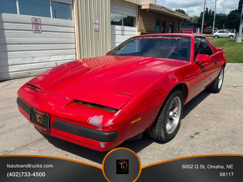 Used 1990 Red Pontiac Formula 2D Coupe image 2