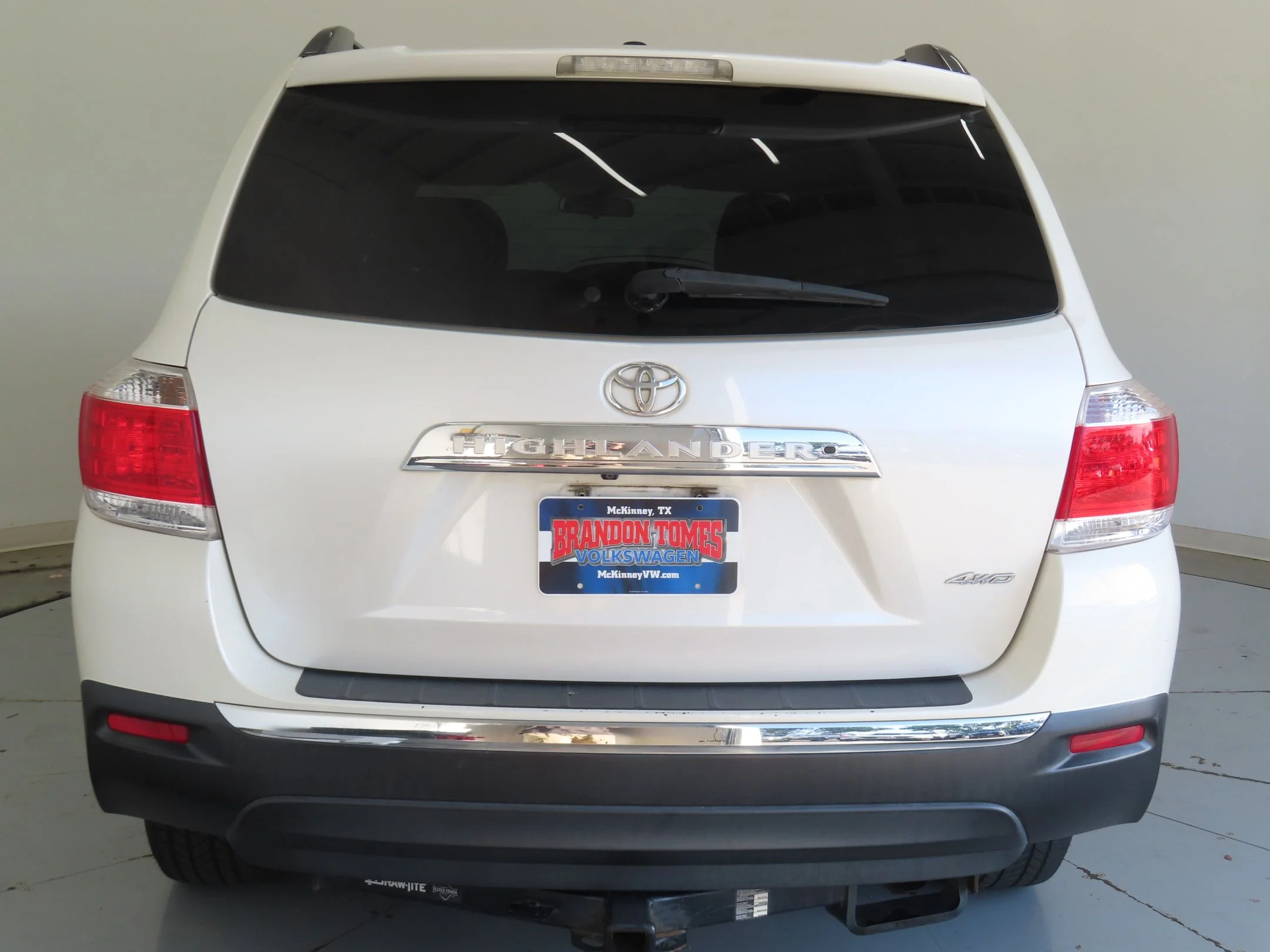 Used 2012 White Toyota Base image 4