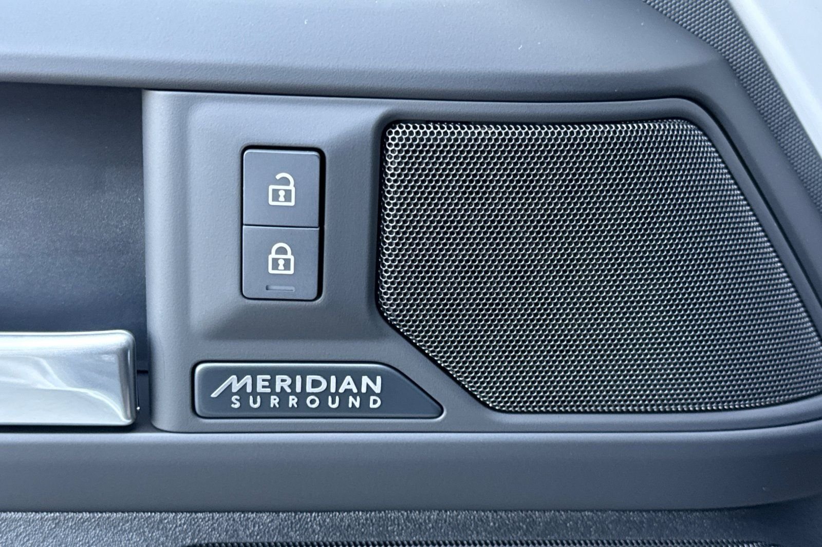 New 2026 Borasco Grey Land Rover X-Dynamic SE image 21