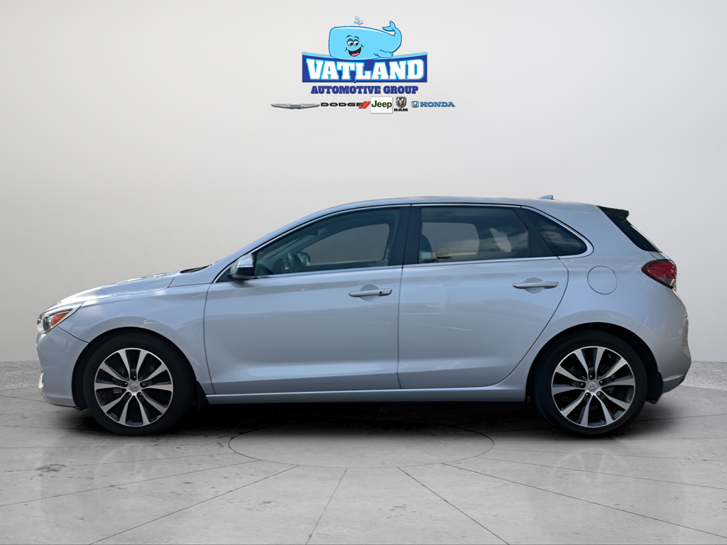 Used 2018 Silver Hyundai Base image 2