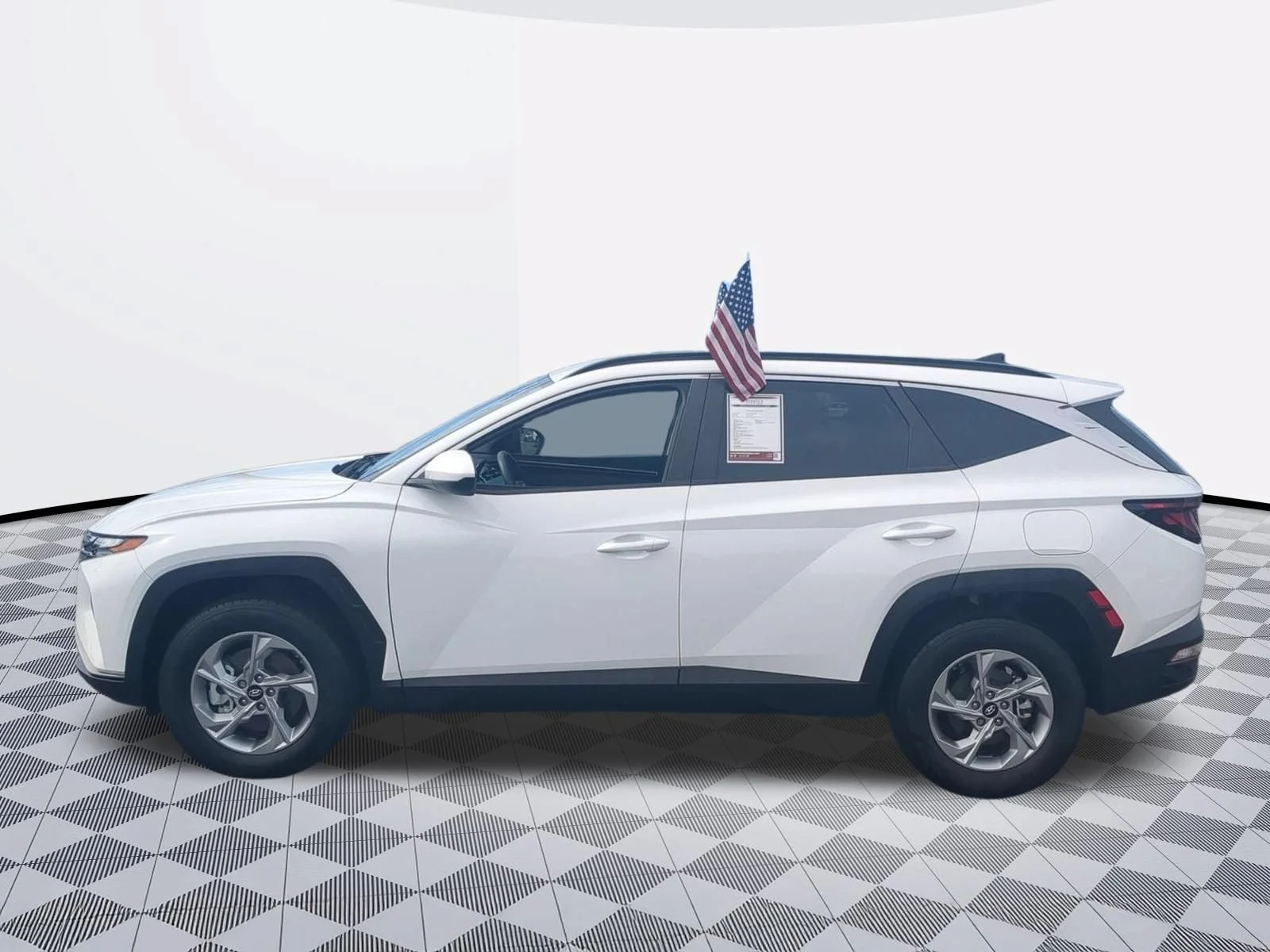 Used 2024 White Pearl Hyundai SEL image 4