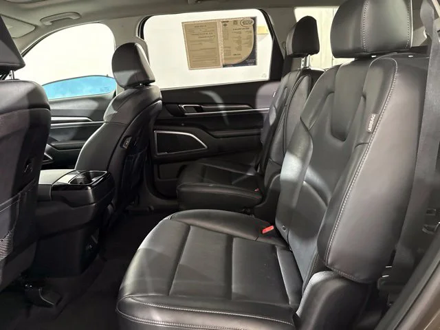 Used 2025 Green Kia S image 15