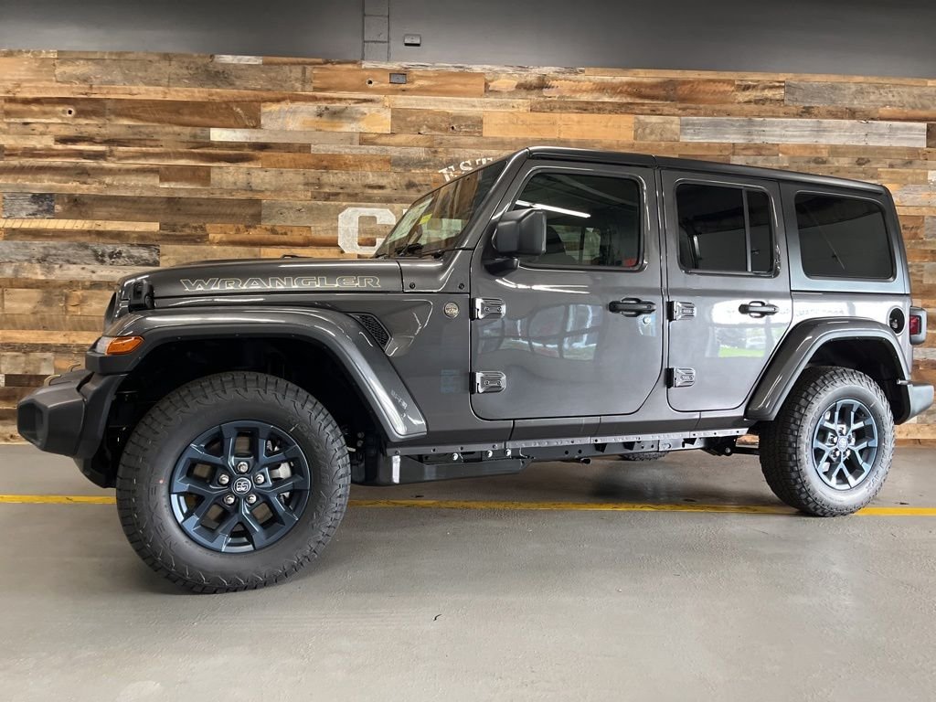 New 2026 Granite Crystal Metallic Clearcoat Jeep 85th Anniversary Edition image 18