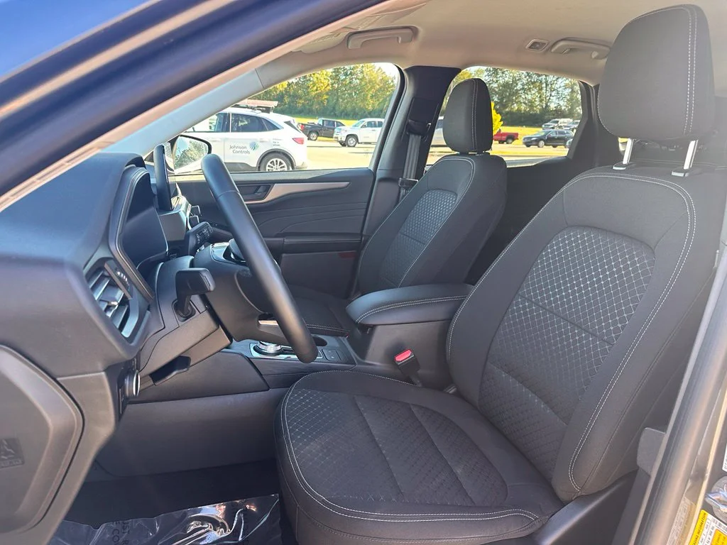 Used 2023 Gray Ford Active image 5