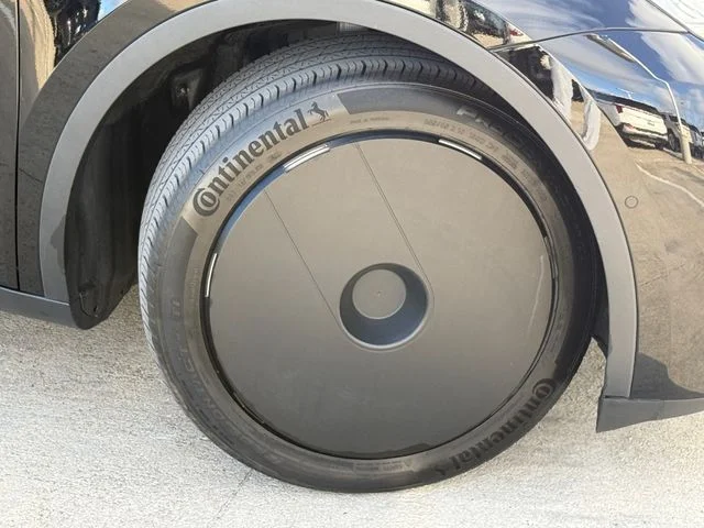 Used 2020 Solid Black Tesla Long Range image 2