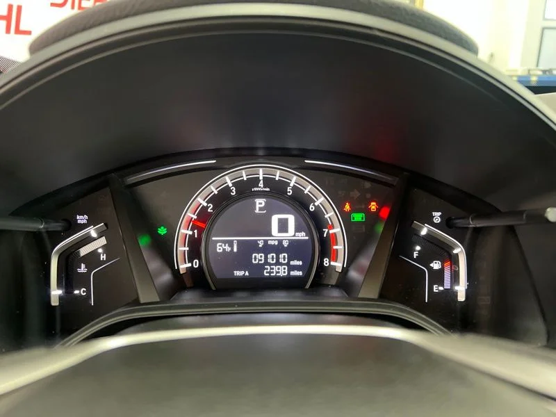 Used 2018  Honda LX image 25
