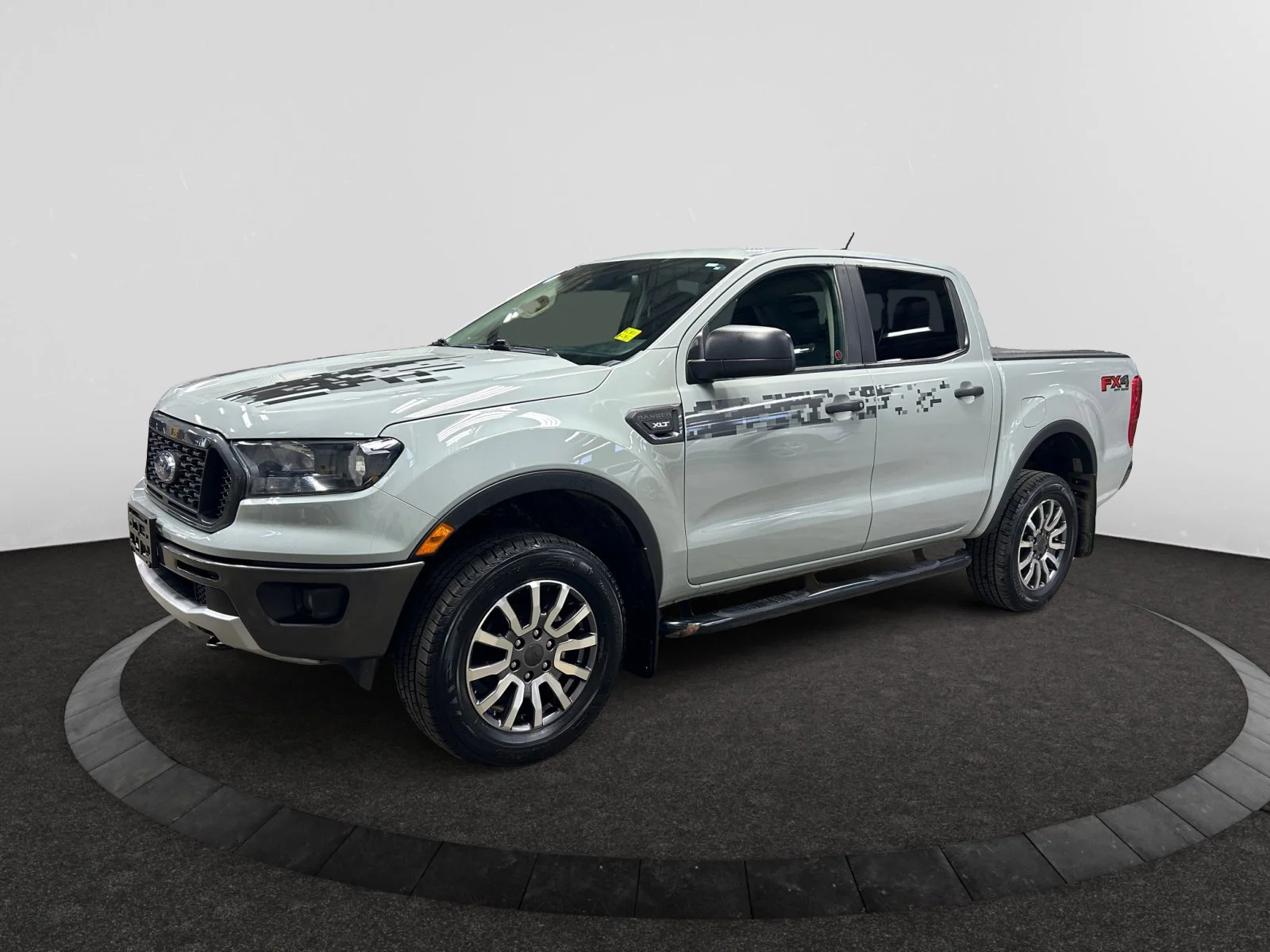 Used 2022 CACTUS GREY Ford XLT SuperCrew image 1