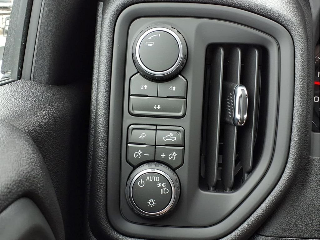 2026 Chevrolet Silverado 2500 HD Custom - Photo 13