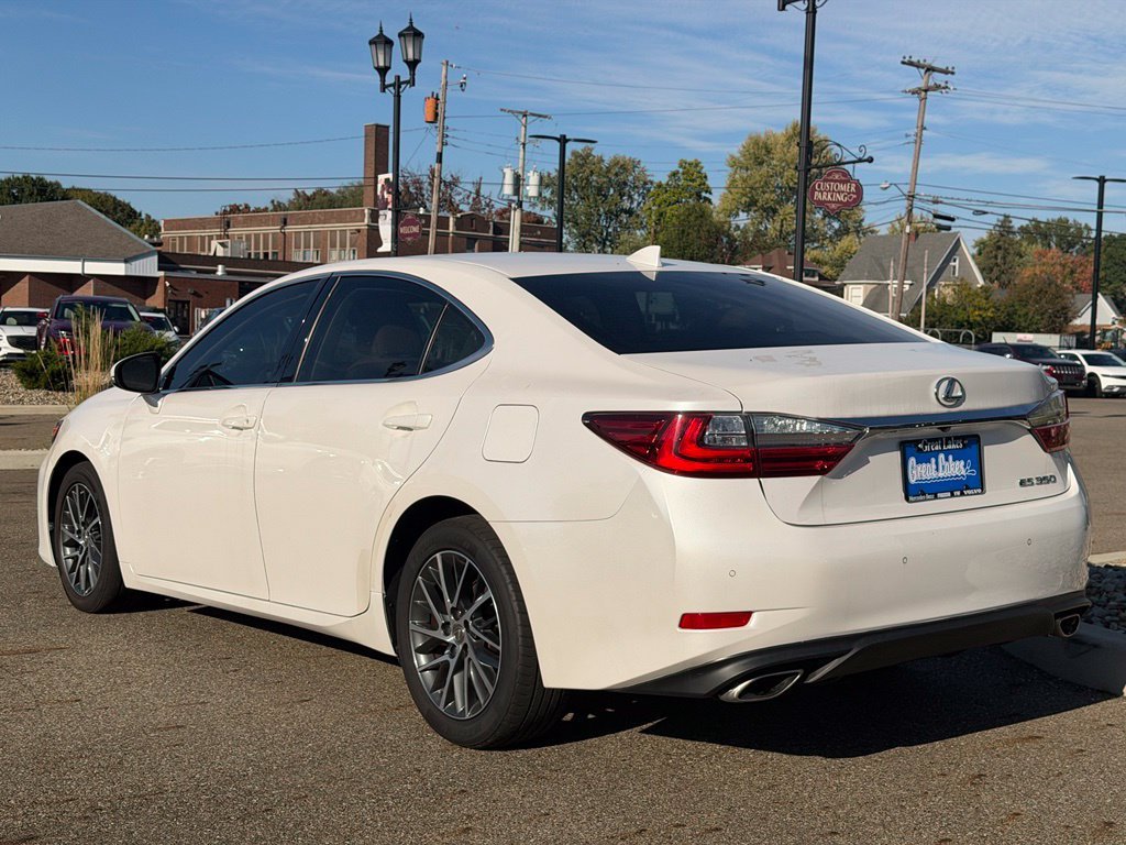 Used 2018 White Lexus 350 image 3