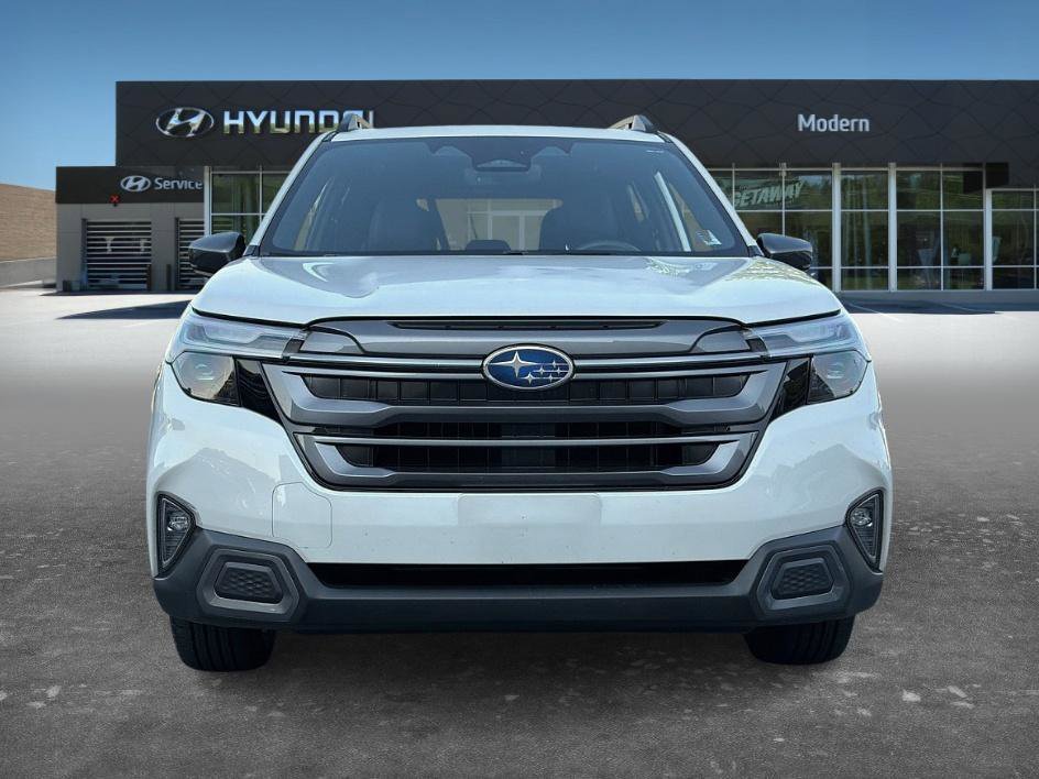 Used 2025 Crystal White Pearl Subaru Limited image 2