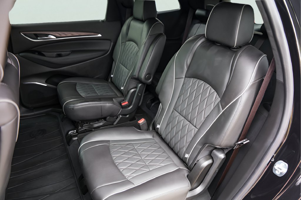 Used 2023 EBONY TWILIGHT METALLIC Buick Avenir image 26
