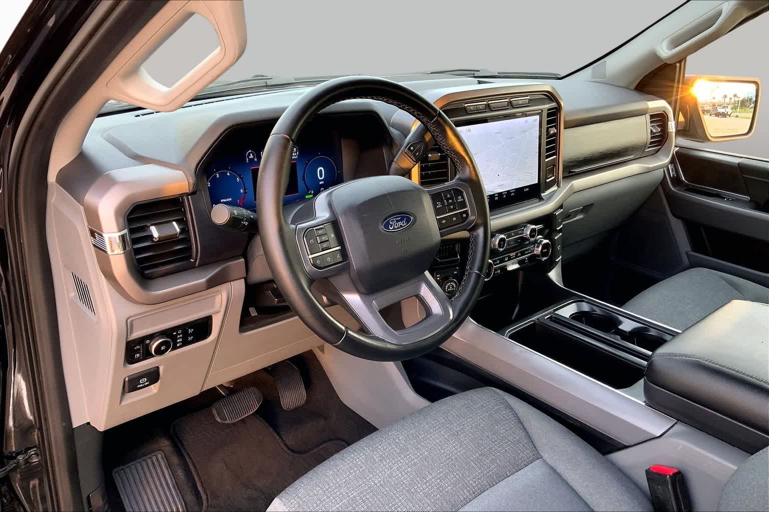 Used 2024 Agate Black Metallic Ford XLT image 18