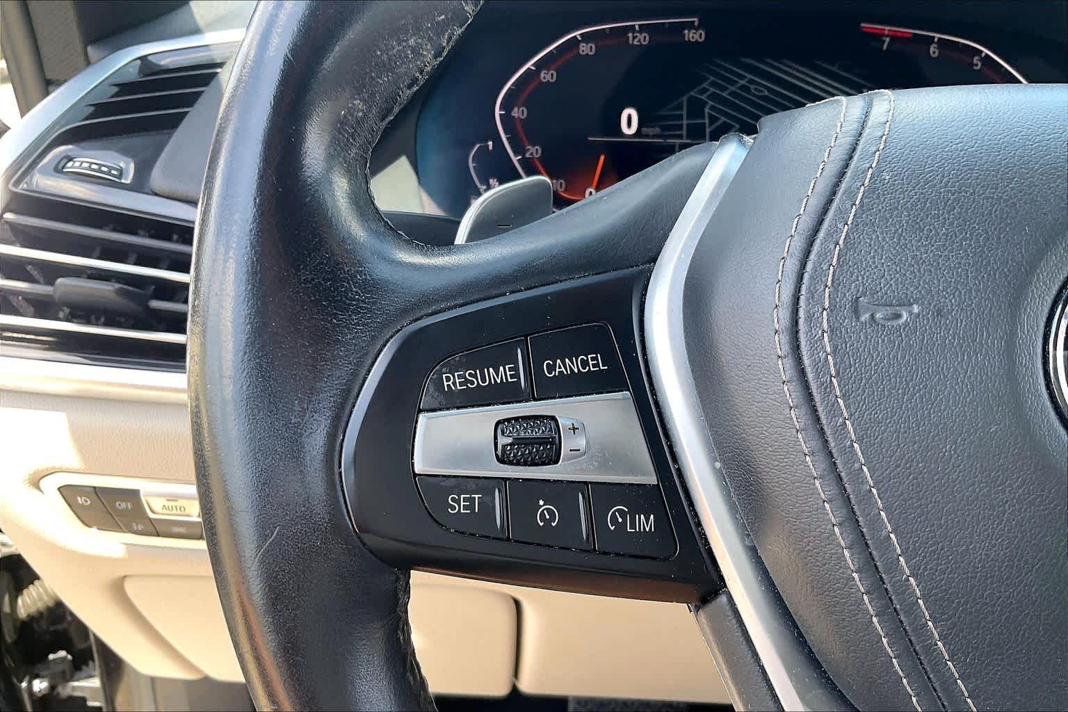Used 2019 Black Sapphire Metallic BMW xDrive40i image 22