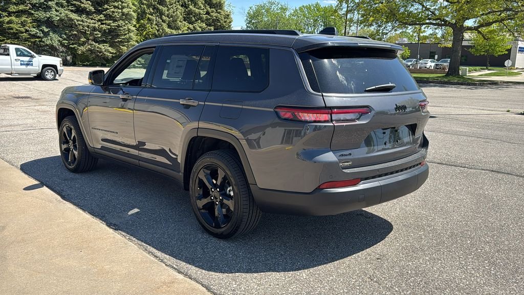 New 2026 Baltic Gray Metallic Clear-Coat Exterior Paint Jeep Limited image 9