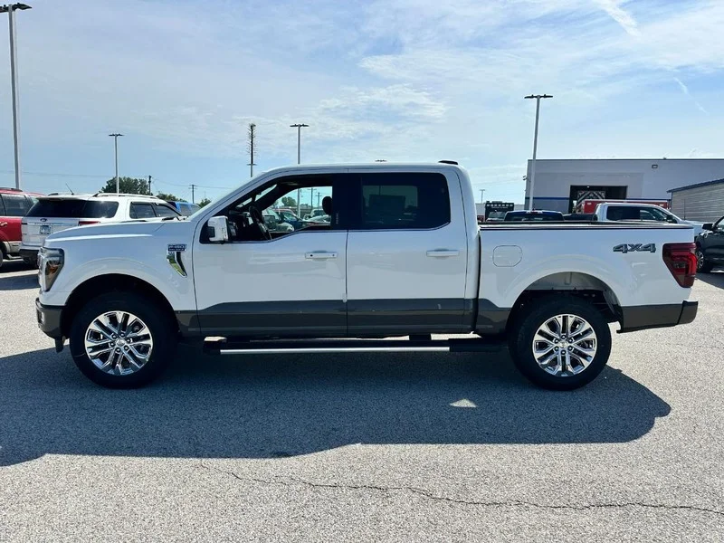 New 2026 Star White Metallic Tri-Coat Ford King Ranch 4WD SuperCrew 5.5