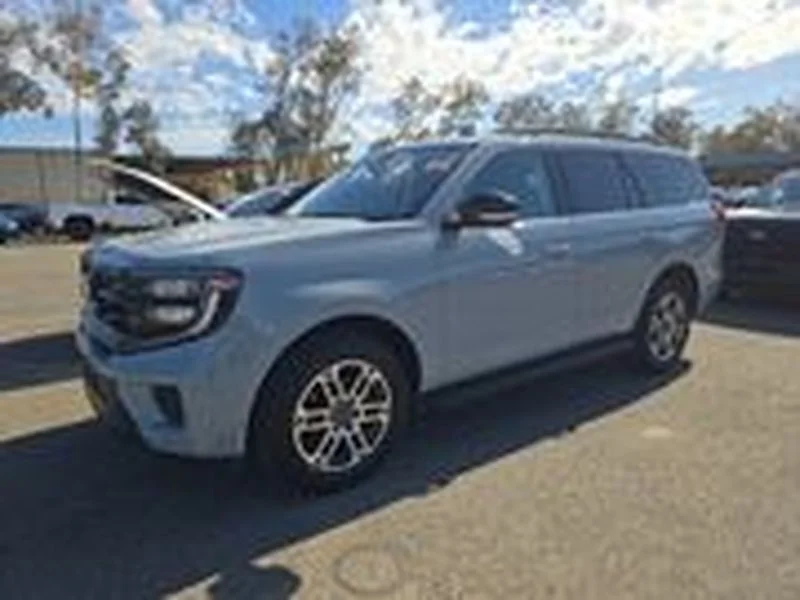 2025 Ford Expedition Active 4x4's photo