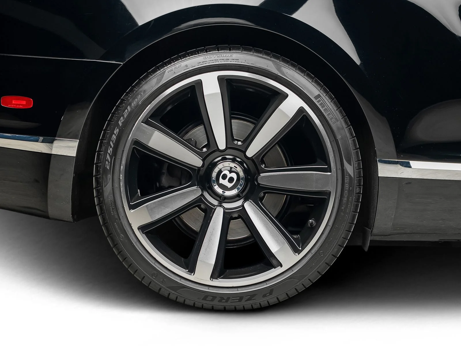 Used 2013 Black Bentley Le Mans Edition image 30