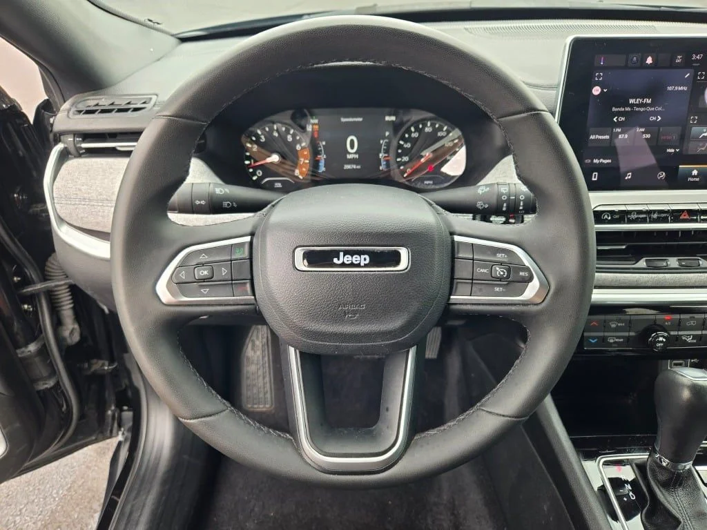 Used 2023 Black Jeep Latitude image 33