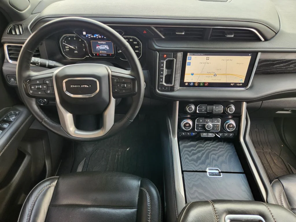 Used 2021 White Frost Tricoat GMC Denali image 28