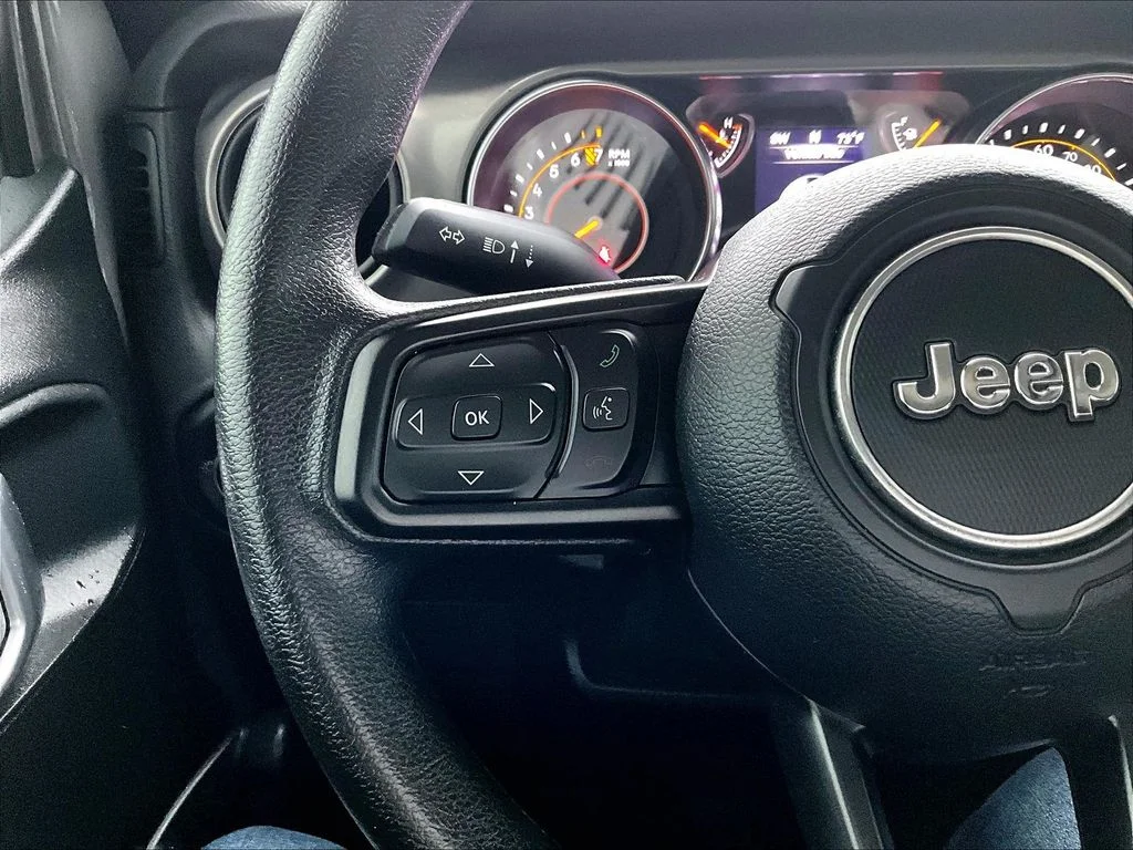 Used 2019 Gray Jeep Sport image 19