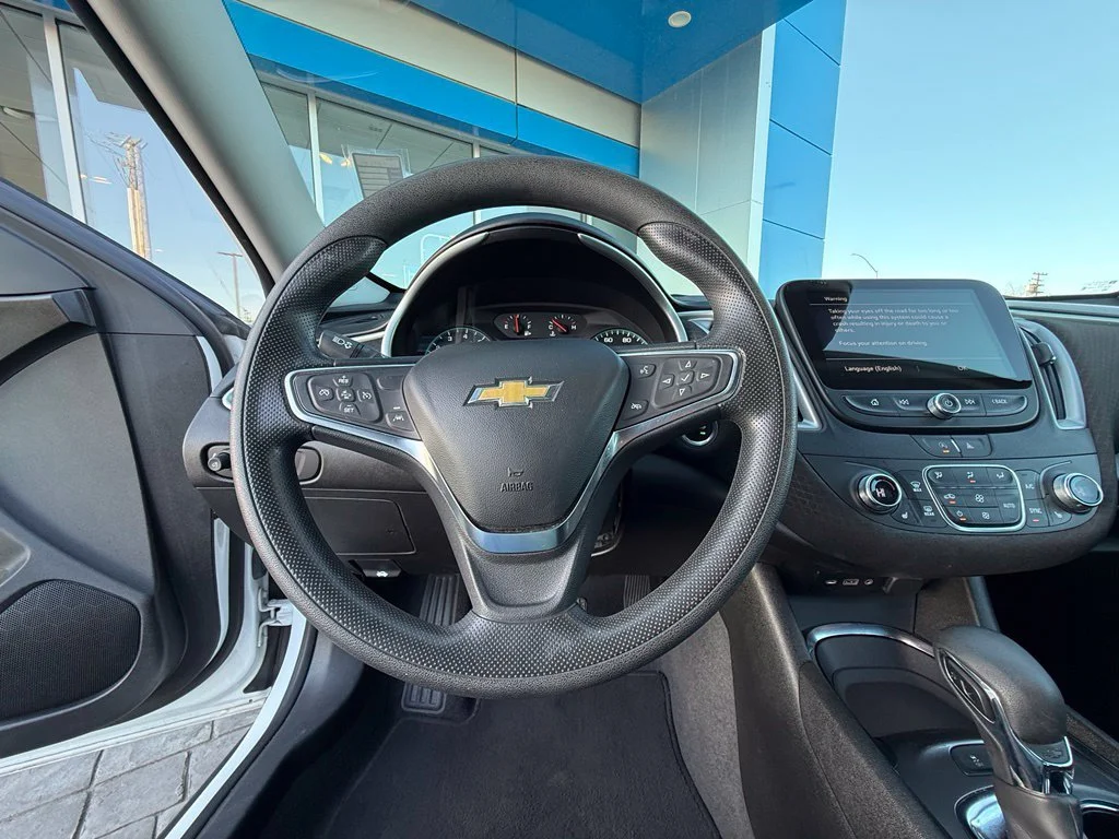 Used 2024 Summit White Chevrolet 1LT image 19