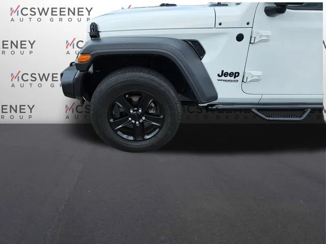 Used 2021  Jeep Unlimited Sport Altitude image 27