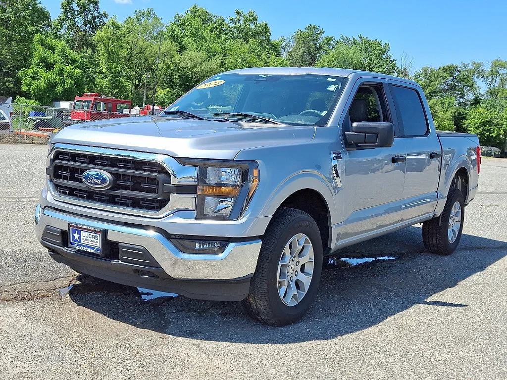 Used 2023 Silver Ford XLT image 5