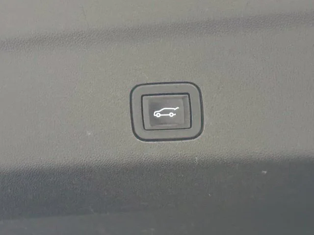 Used 2023 Gray Chevrolet High Country image 38