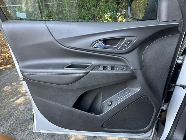 Used 2018 Silver Chevrolet Premier image 27
