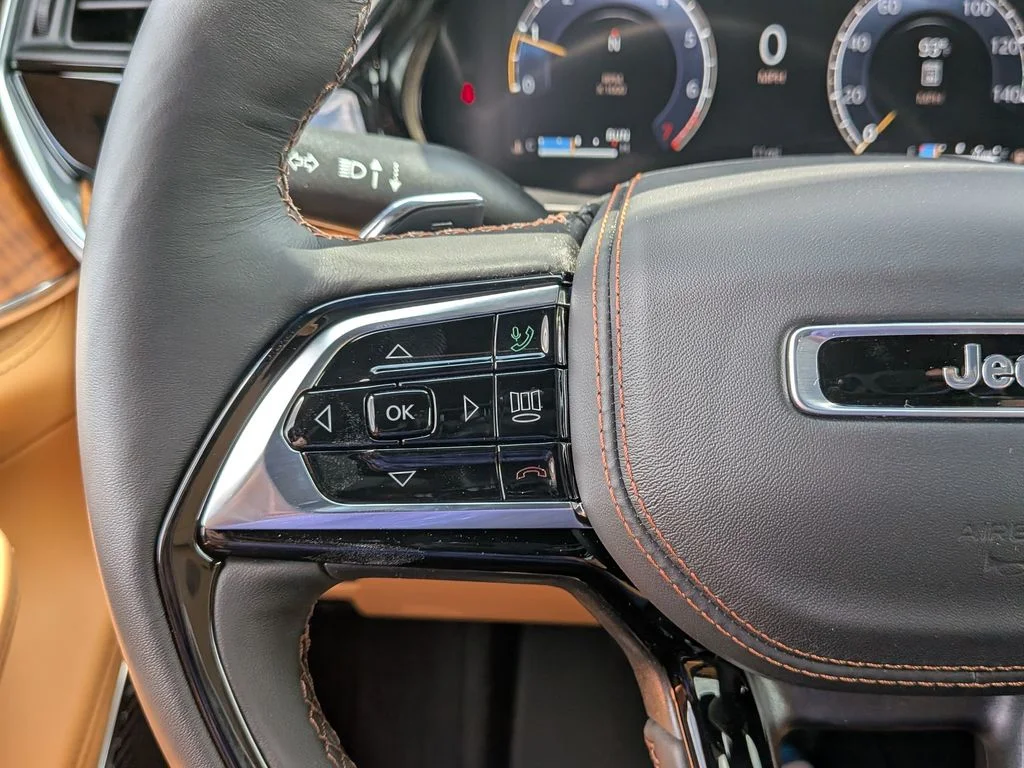 New 2026 White Jeep Summit image 24
