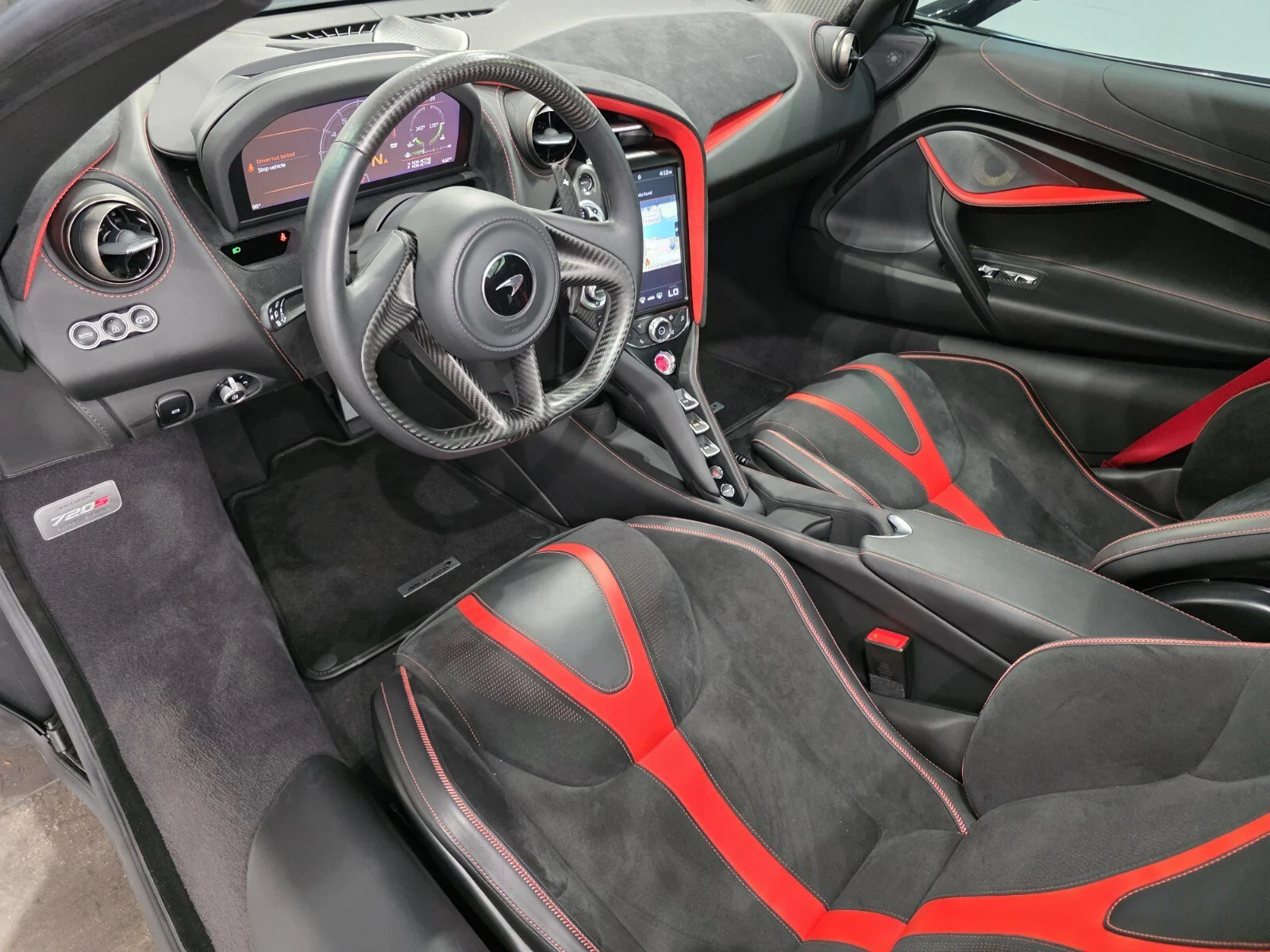 Used 2022 Onyx Black McLaren Performance Coupe image 7