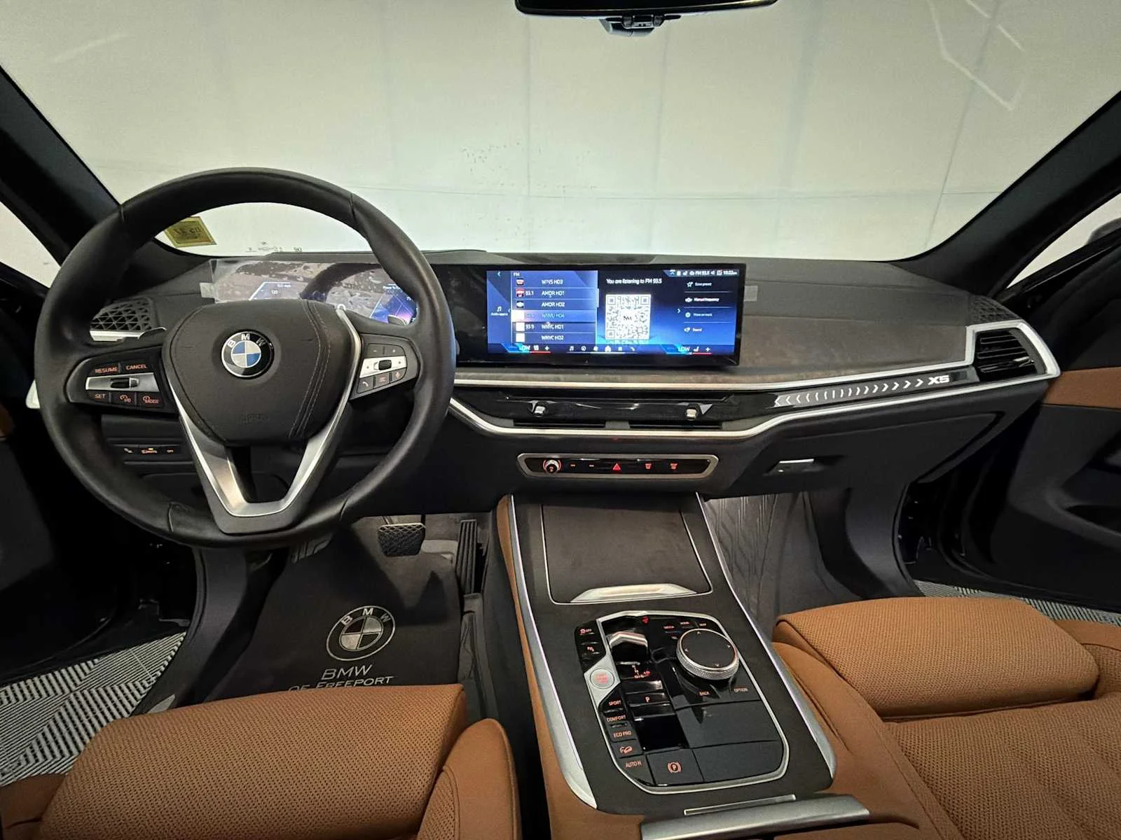 Certified Used 2024 Black Sapphire Metallic BMW xDrive40i image 14