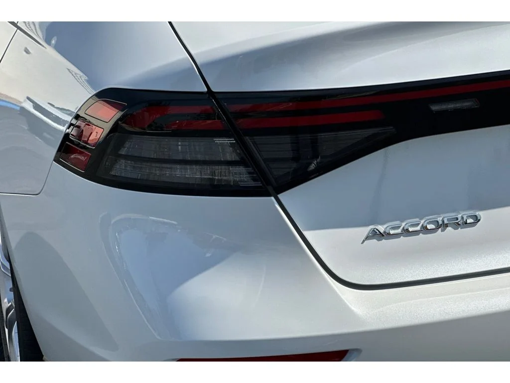 New 2026 Platinum White Pearl Honda LX image 32
