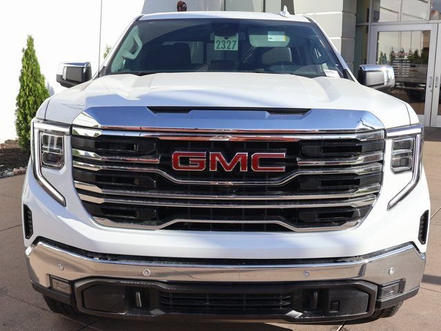 2026 GMC Sierra 1500 SLT - Photo 2