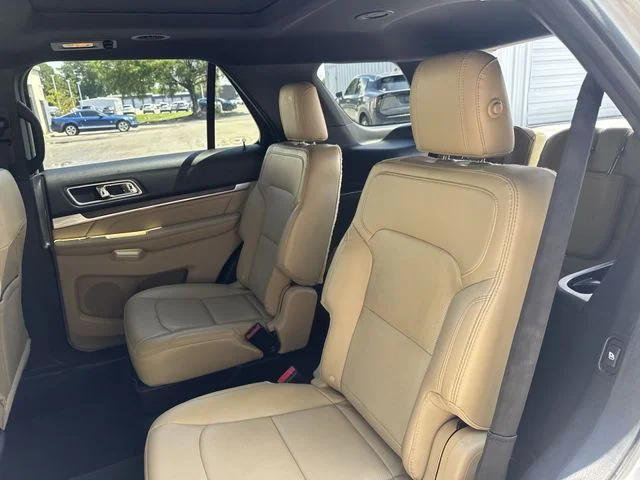 Used 2017 White Ford Limited image 16