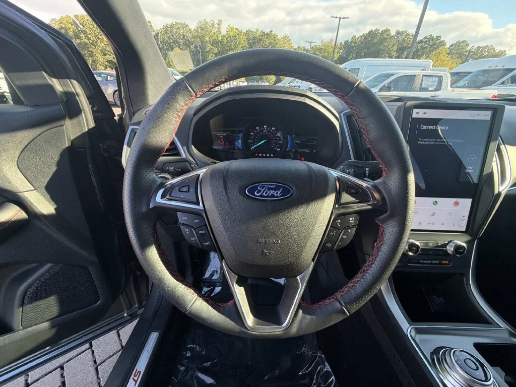 Used 2023 Gray Ford ST Line image 16