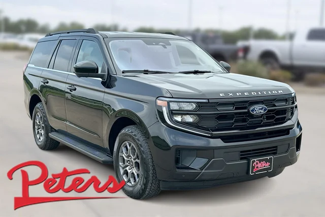 Pre-Owned 2025 Ford Expedition Active With 4WD