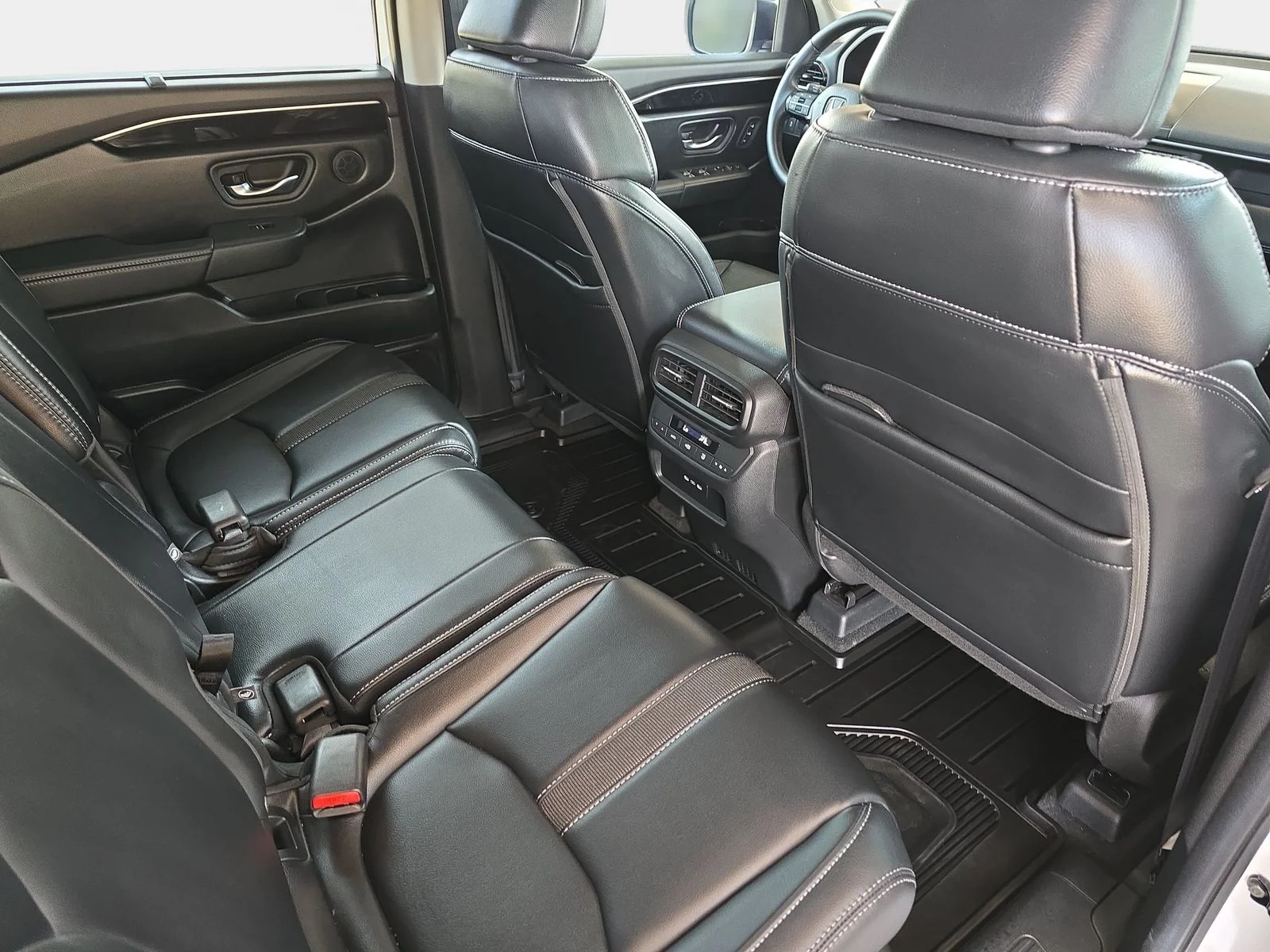 2025 Honda Pilot EX-L - Photo 11