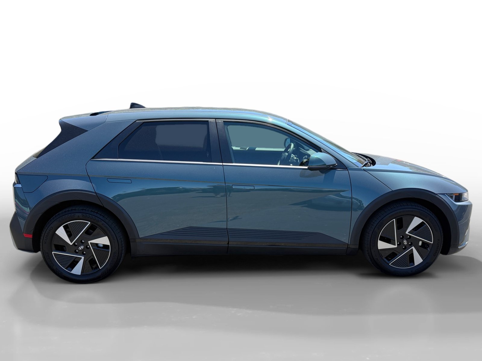 Certified Used 2025 Teal Hyundai SE image 6