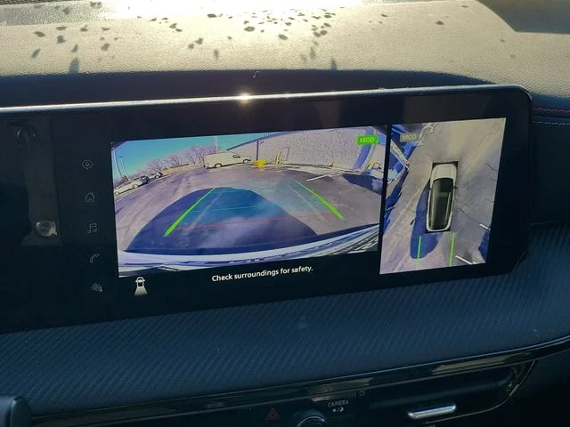 Certified Used 2025 White Nissan SR image 27